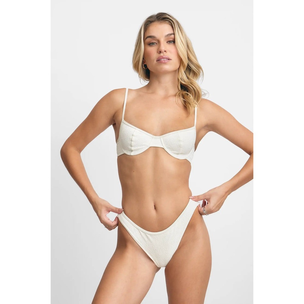 Blackbough Swim NWOT $65 Women's Fiona‎ UnderwiredTop in Vanilla Rum Jacquard S